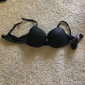 Body by Victoria’s Secret black lace push up bra